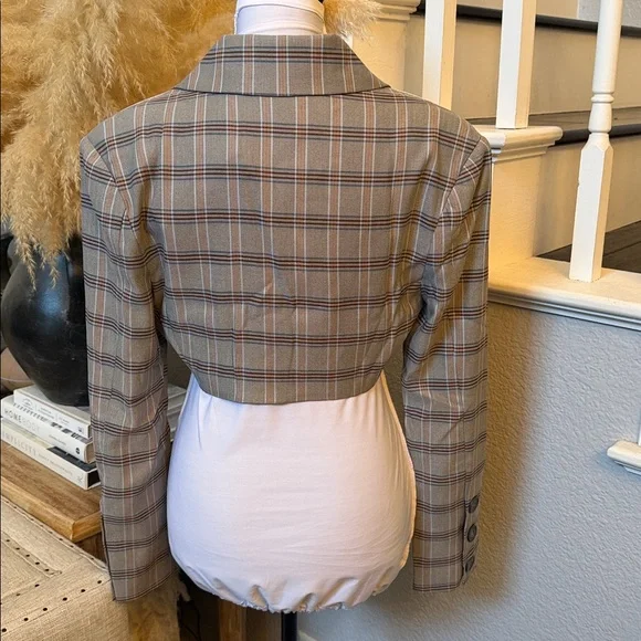 For Love And Lemons Gray Plaid Crop Blazer Size Small - Picture 9 of 10